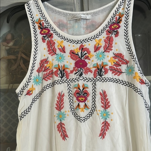 Embroidered Sleeveless White Dress - Picture 2 of 9